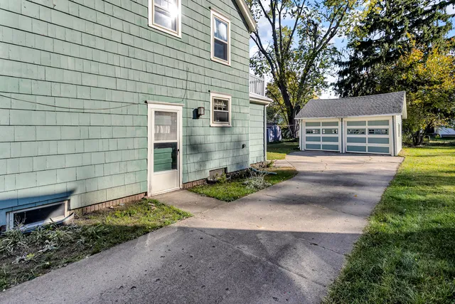 $189,900 | 1105 South Webster Street, Jackson, MI 49203