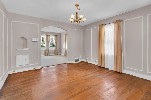 $189,900 | 1105 South Webster Street, Jackson, MI 49203