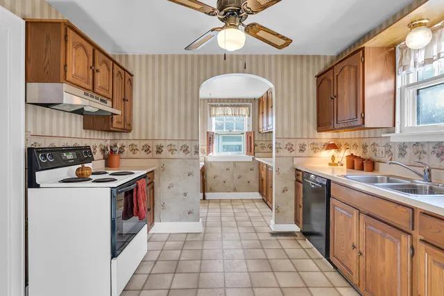 $189,900 | 1105 South Webster Street, Jackson, MI 49203