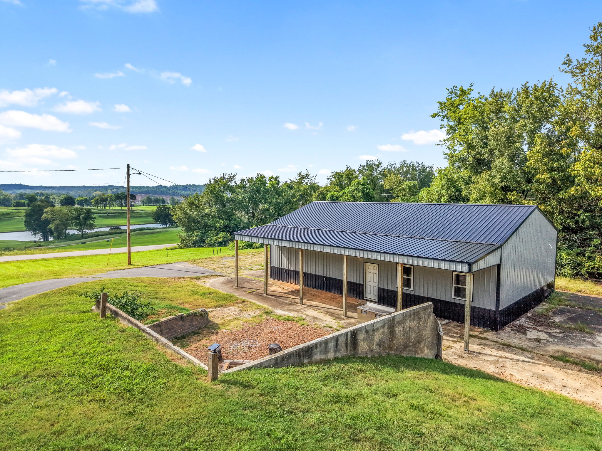 2016 Ridgecrest Circle Dickson, TN 37055 - Photo 28 of 32 Gallery Image 28