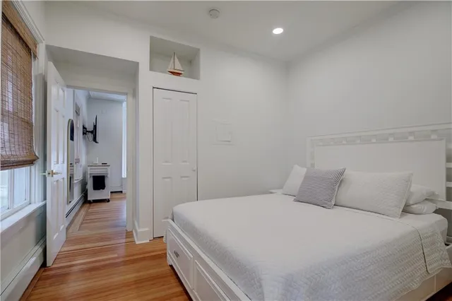 $2,300 | 109 Church Street, Unit 4, Newport, RI 02840