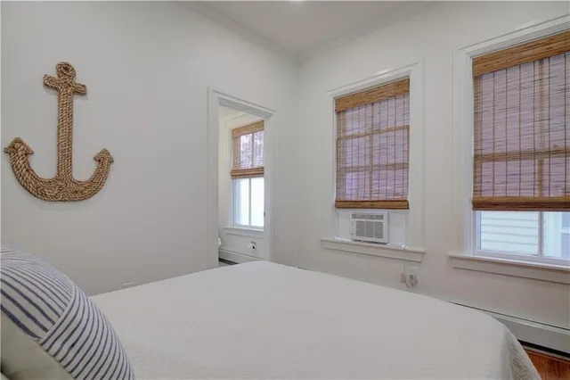 $2,300 | 109 Church Street, Unit 4, Newport, RI 02840