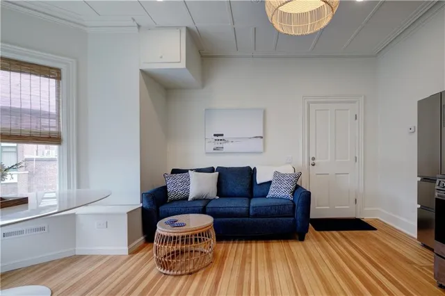 $2,300 | 109 Church Street, Unit 4, Newport, RI 02840