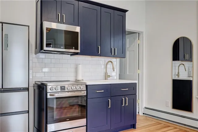 $2,300 | 109 Church Street, Unit 4, Newport, RI 02840