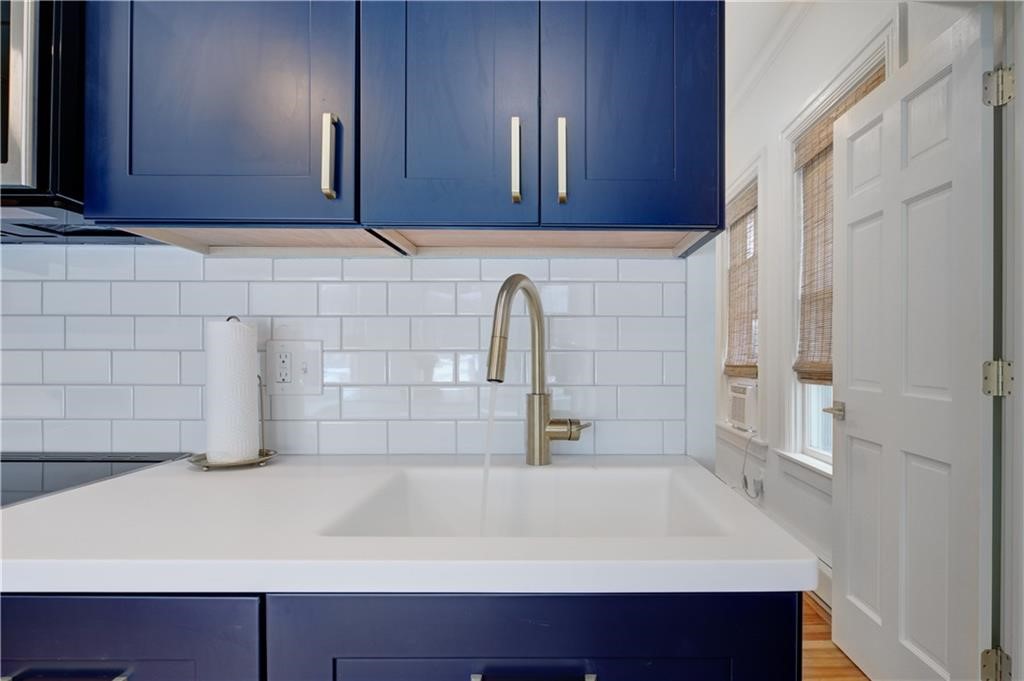 109 Church Street, Unit 4 Newport, RI 02840 - Photo 8 of 19