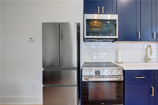 $2,300 | 109 Church Street, Unit 4, Newport, RI 02840