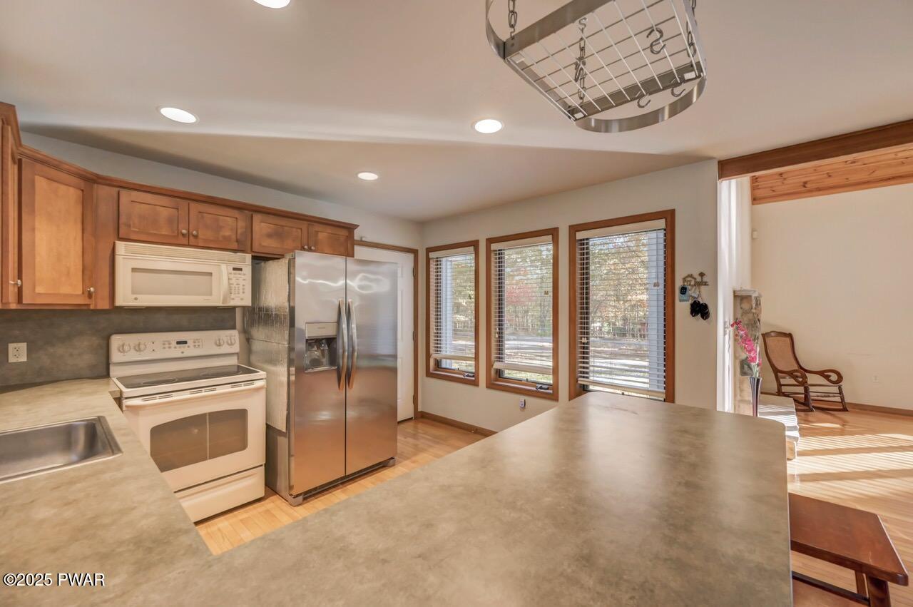 2124 Oaktree Lane Bushkill, PA 18324 - Photo 21 of 53