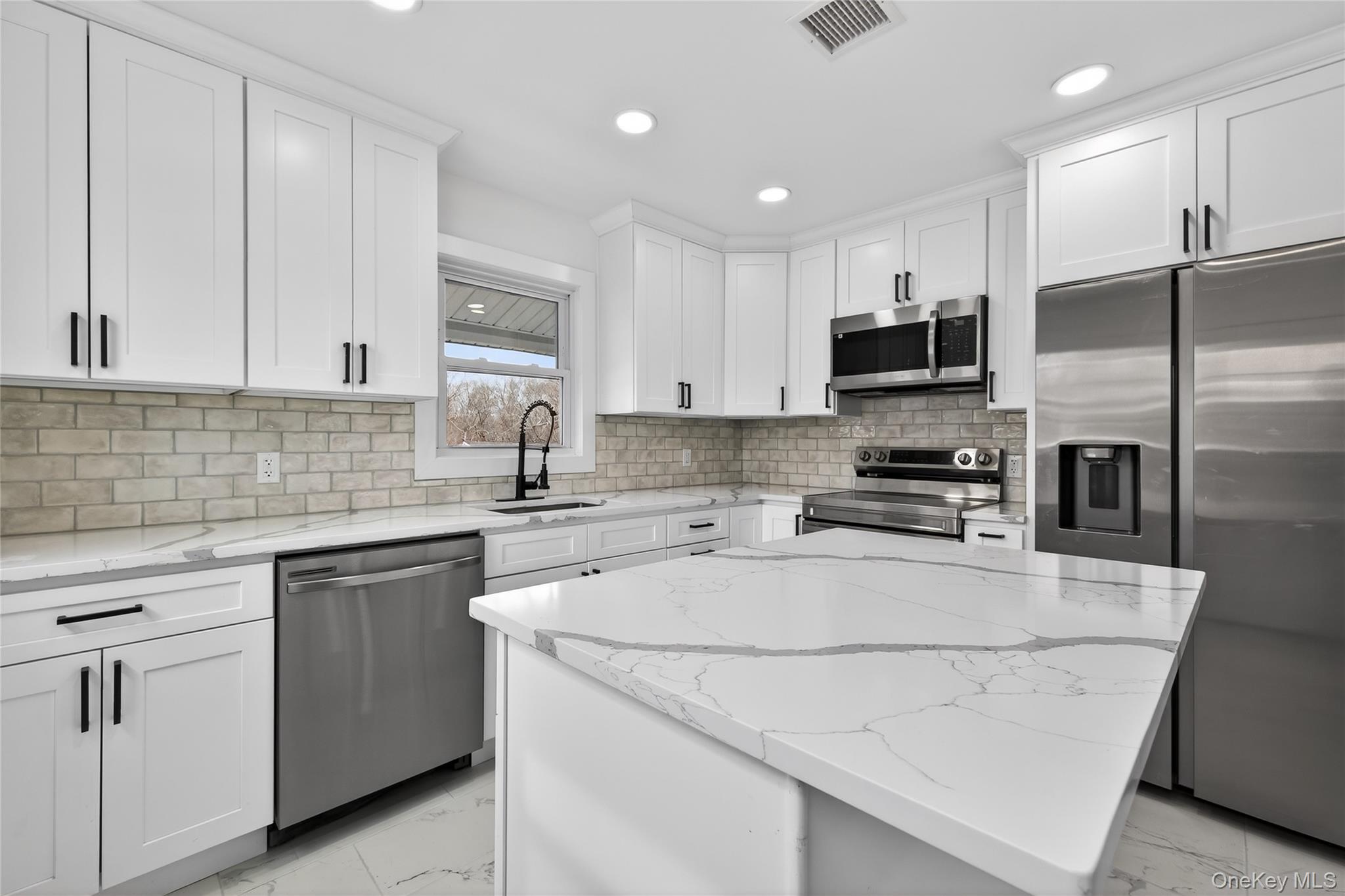 34 Propose Road Shirley, NY 11967 - Photo 12 of 40