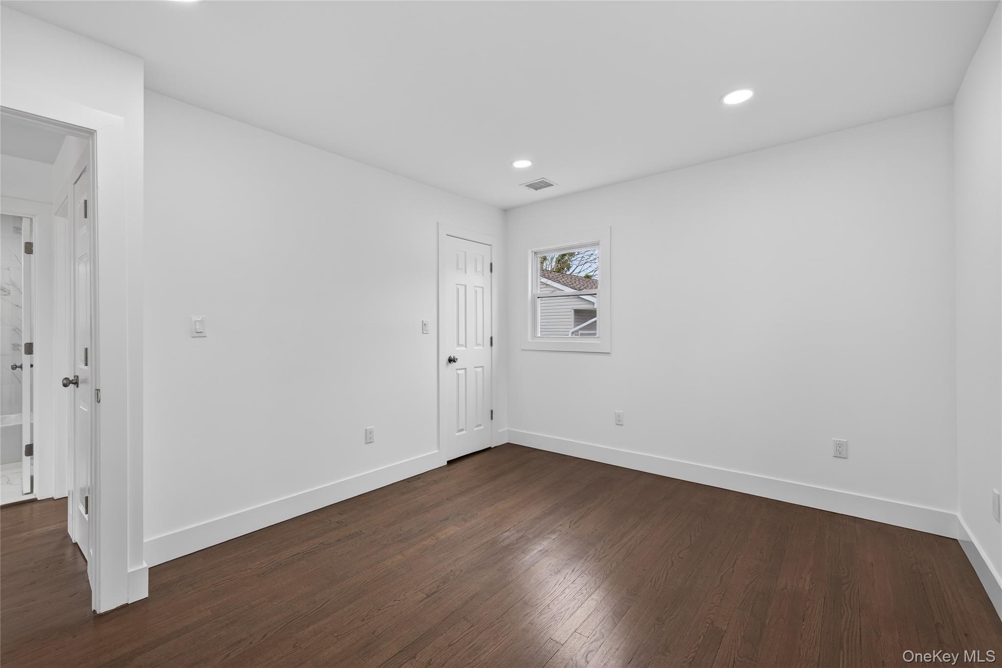 34 Propose Road Shirley, NY 11967 - Photo 17 of 40