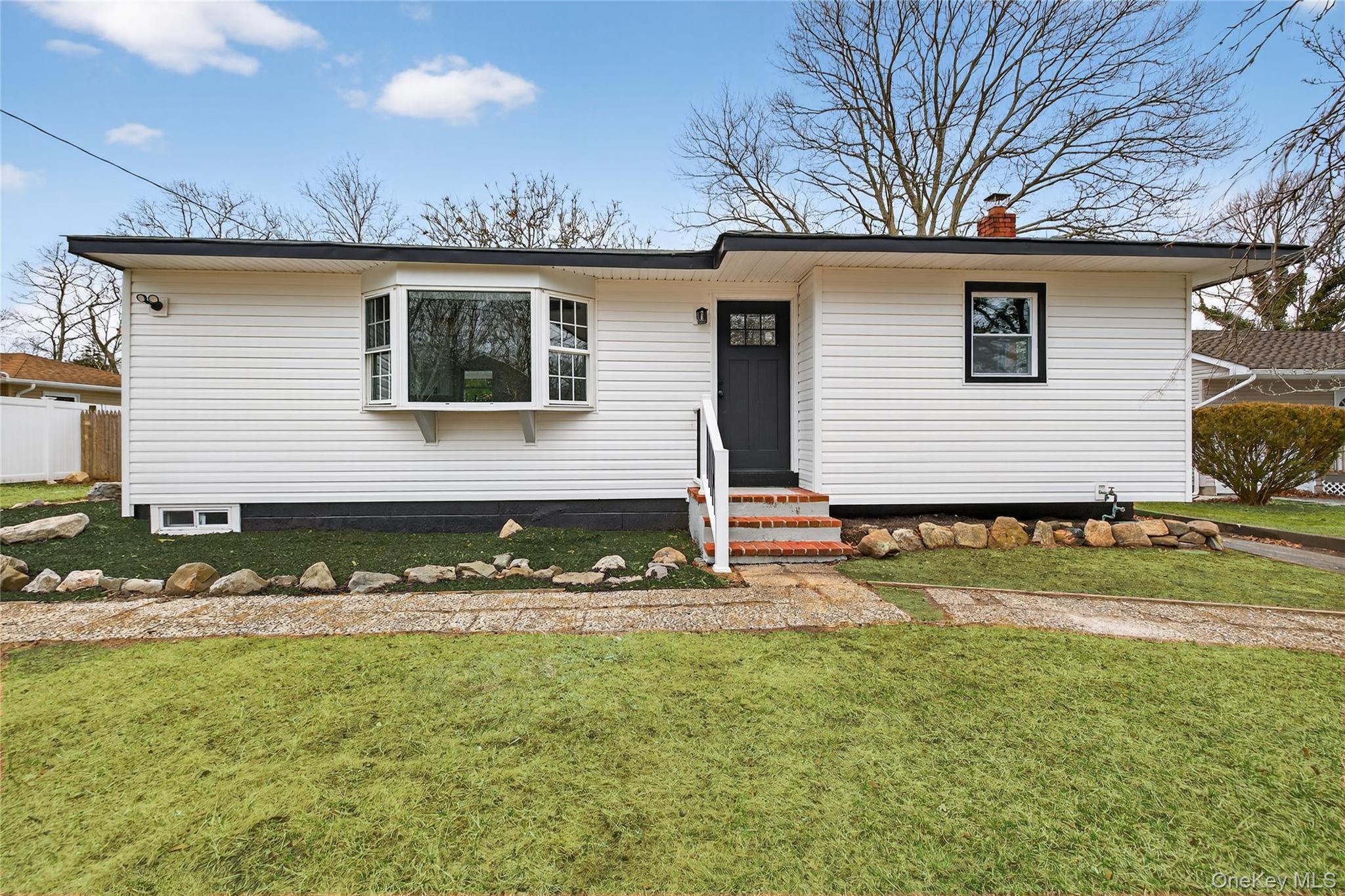 34 Propose Road Shirley, NY 11967 - Photo 3 of 40