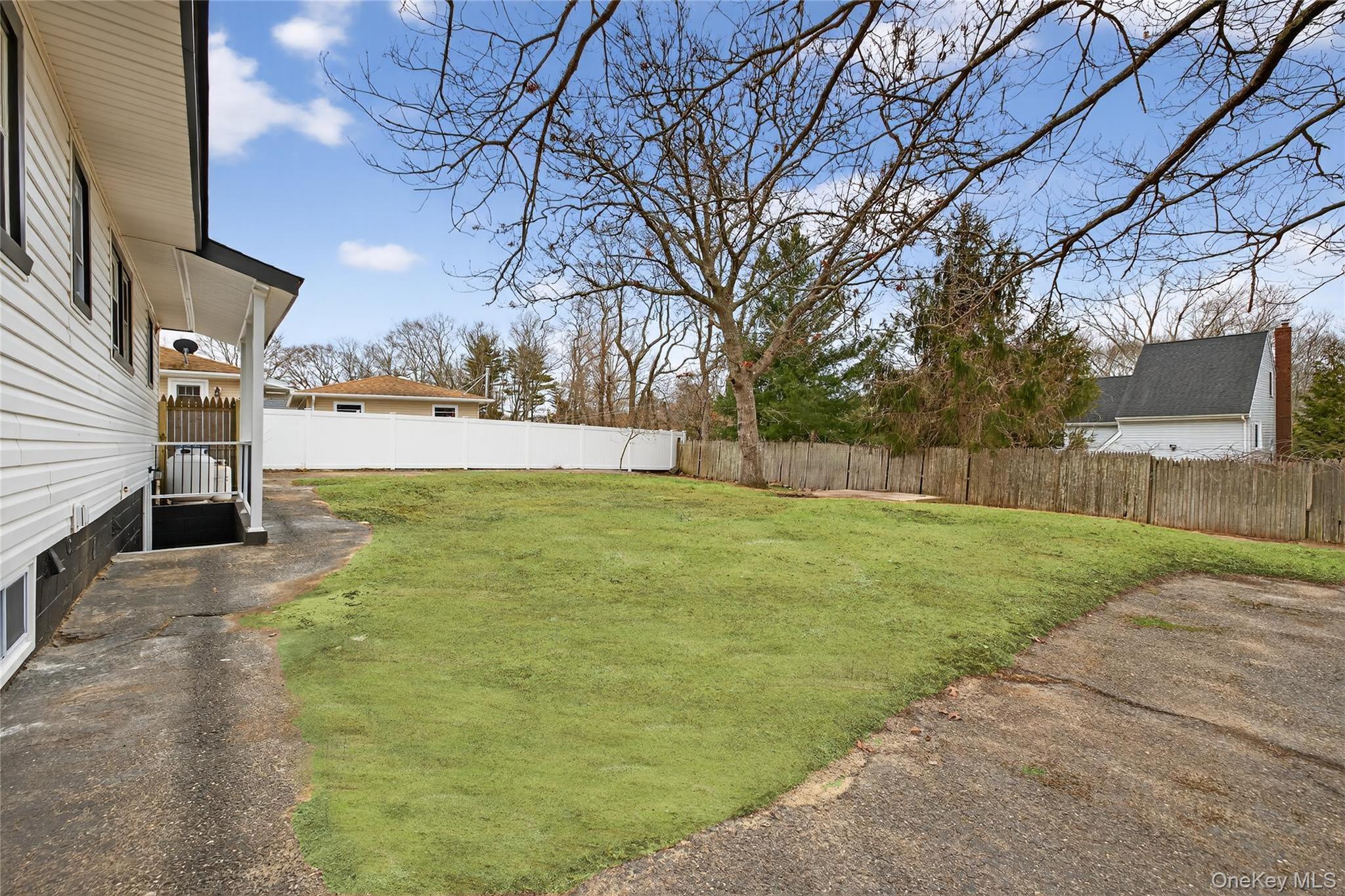 34 Propose Road Shirley, NY 11967 - Photo 37 of 40