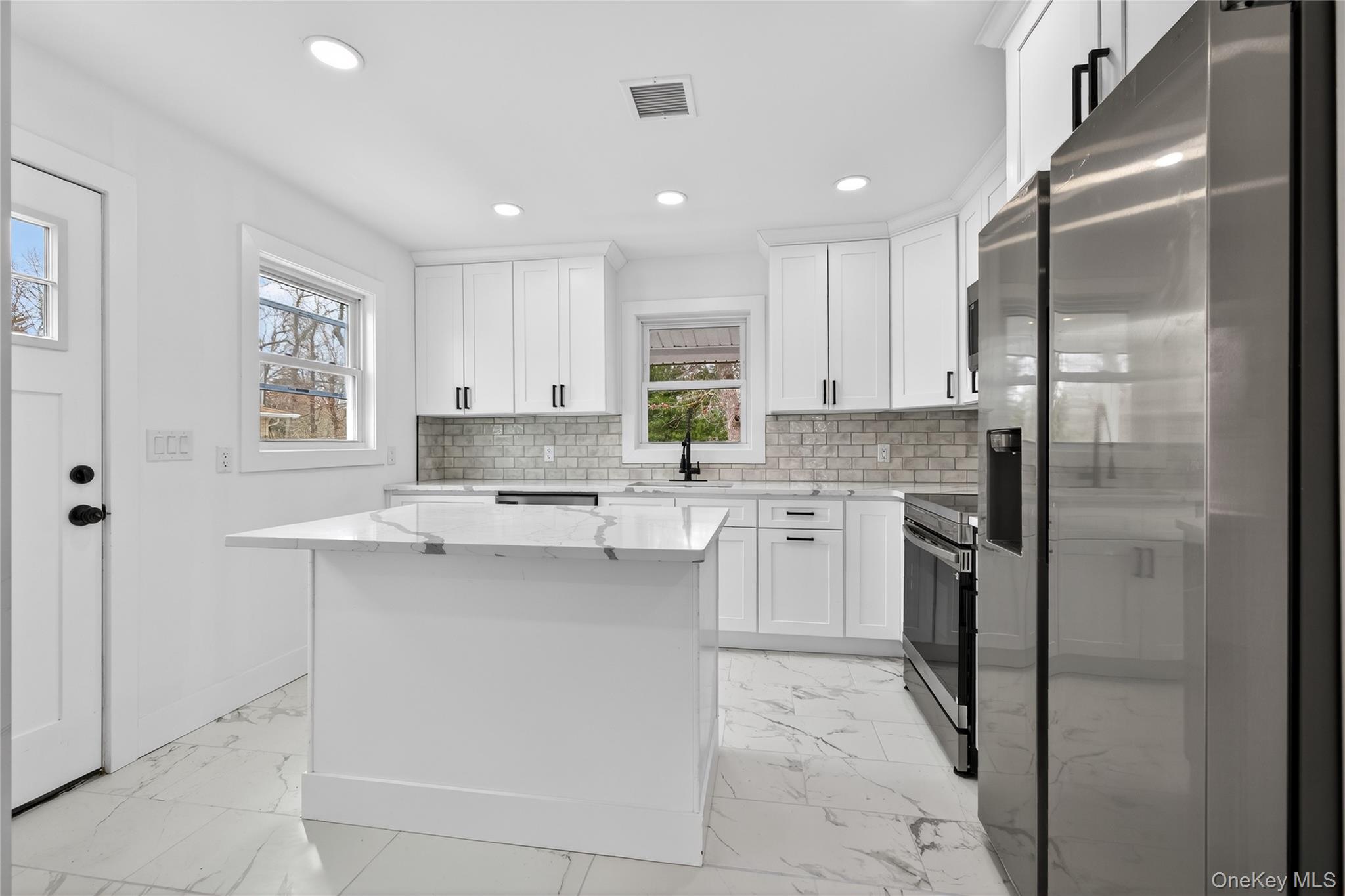 34 Propose Road Shirley, NY 11967 - Photo 10 of 40