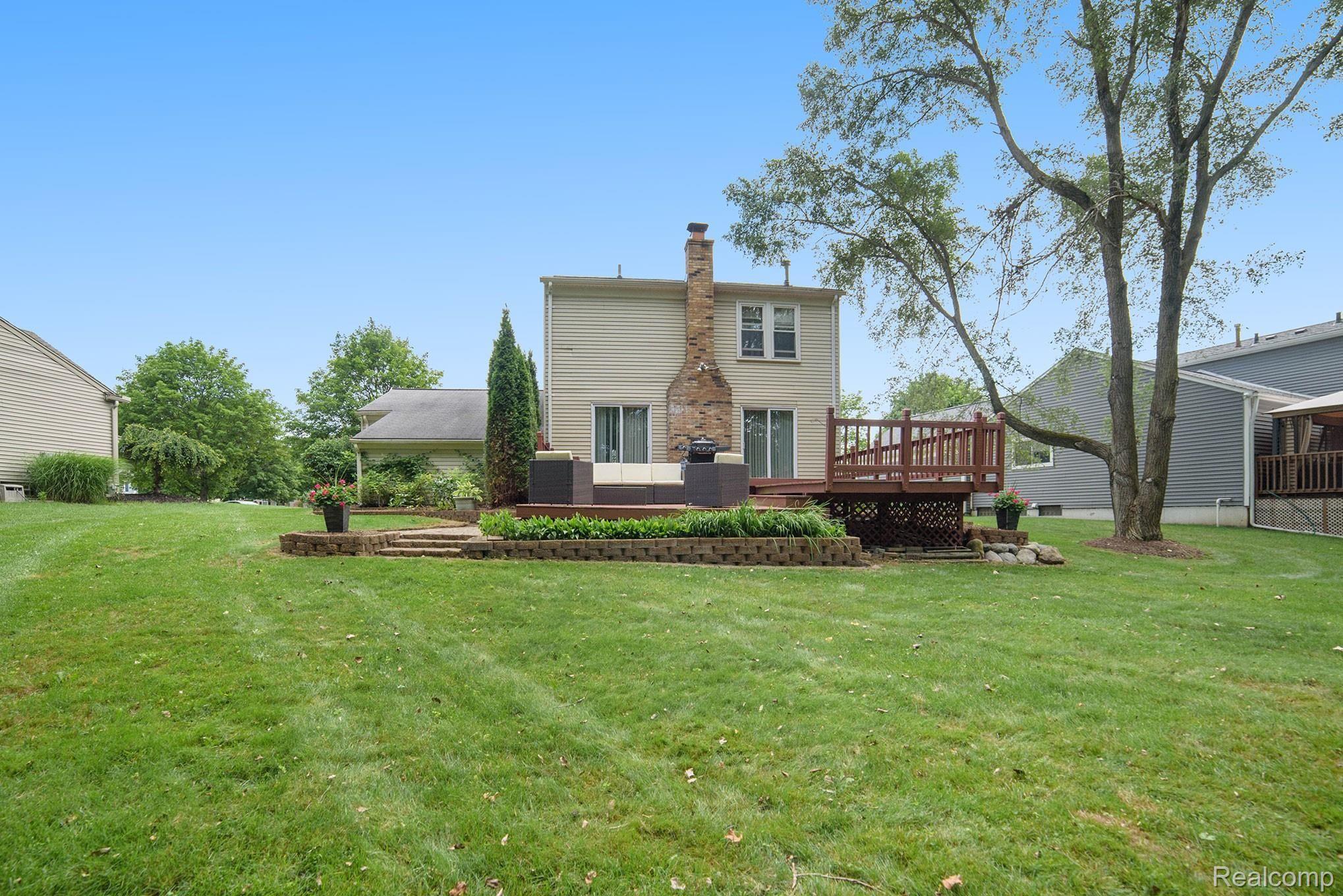 5935 Kings Arms Road Waterford, MI 48327 - Photo 17 of 20 PWM_7096.jpg