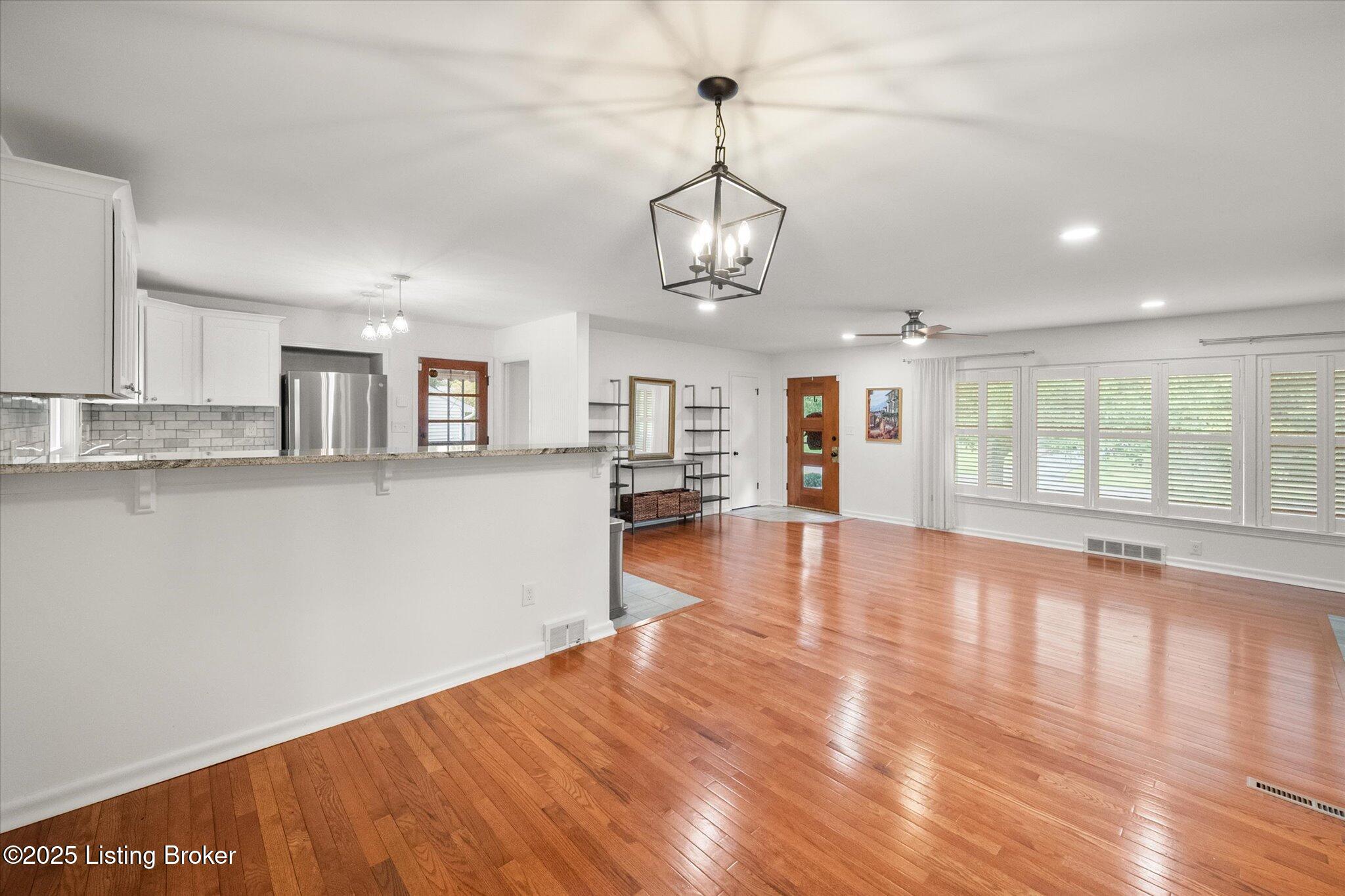 328 Brunswick Road Louisville, KY 40207 - Photo 19 of 33 36-328 Brunswick Rd-0124