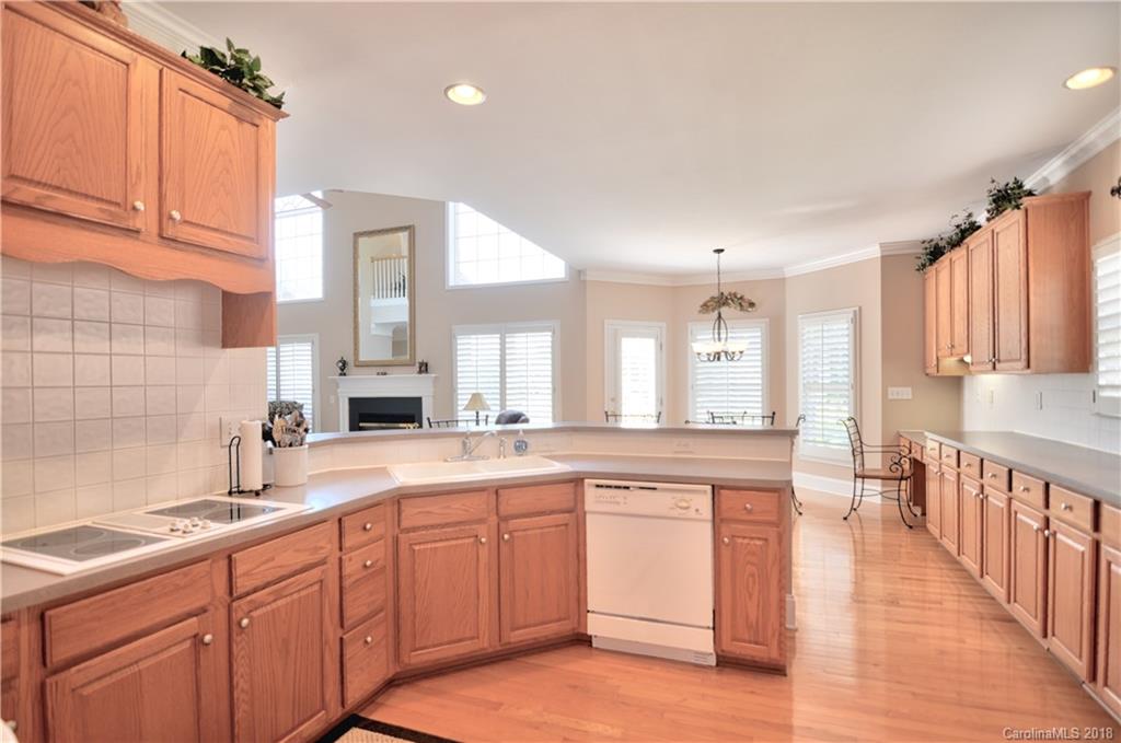 12104 Farnborough Road Huntersville, NC 28078 - Photo 8 of 36 Gallery Image 8