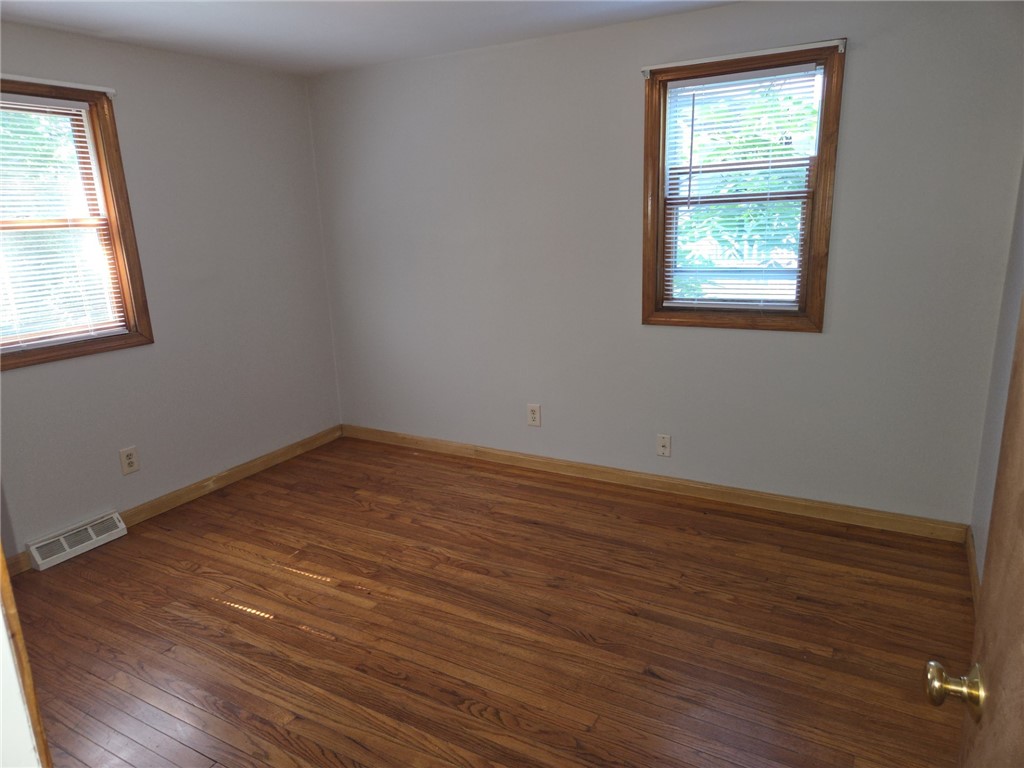 31 Lakeside Drive Hopkinton, RI 02832 - Photo 16 of 32