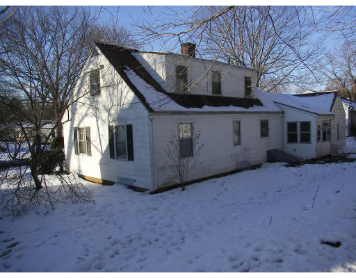 215 Laurel Road West Springfield, MA 01089 - Photo 6 of 25 Gallery Image 6