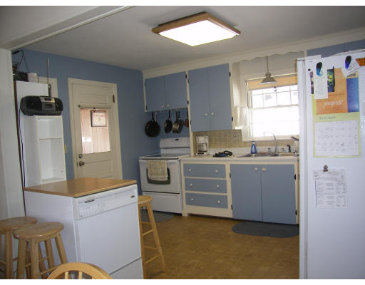 215 Laurel Road West Springfield, MA 01089 - Photo 8 of 25 Gallery Image 8