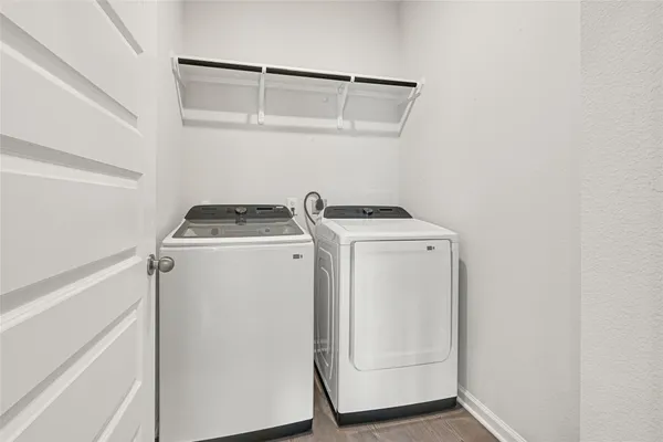 $2,400 | 2727 Crested Creek Lane, Fulshear, TX 77441