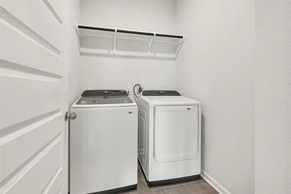 $2,400 | 2727 Crested Creek Lane, Fulshear, TX 77441