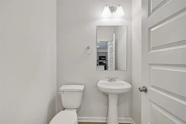 $2,400 | 2727 Crested Creek Lane, Fulshear, TX 77441