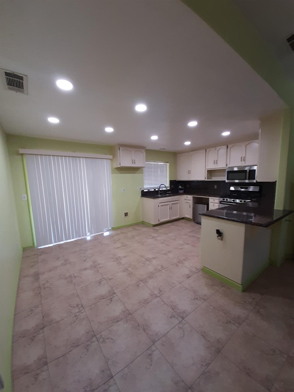 1047 Alexander Court Turlock, CA 95380 - Photo 4 of 22
