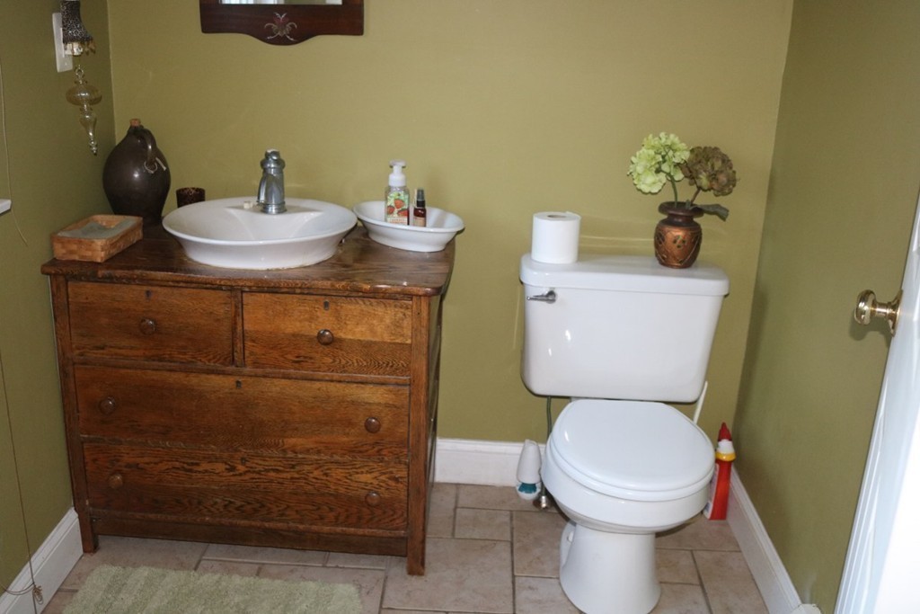 188 Whalom Road Lunenburg, MA 01462 - Photo 7 of 30 Gallery Image 7