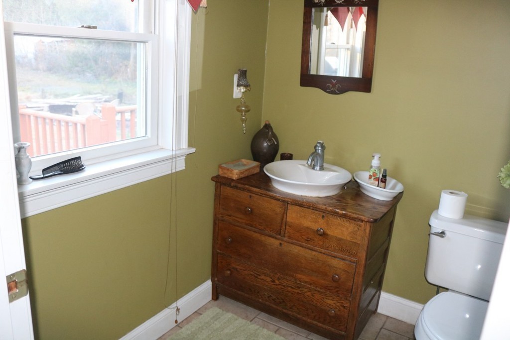 188 Whalom Road Lunenburg, MA 01462 - Photo 8 of 30 Gallery Image 8