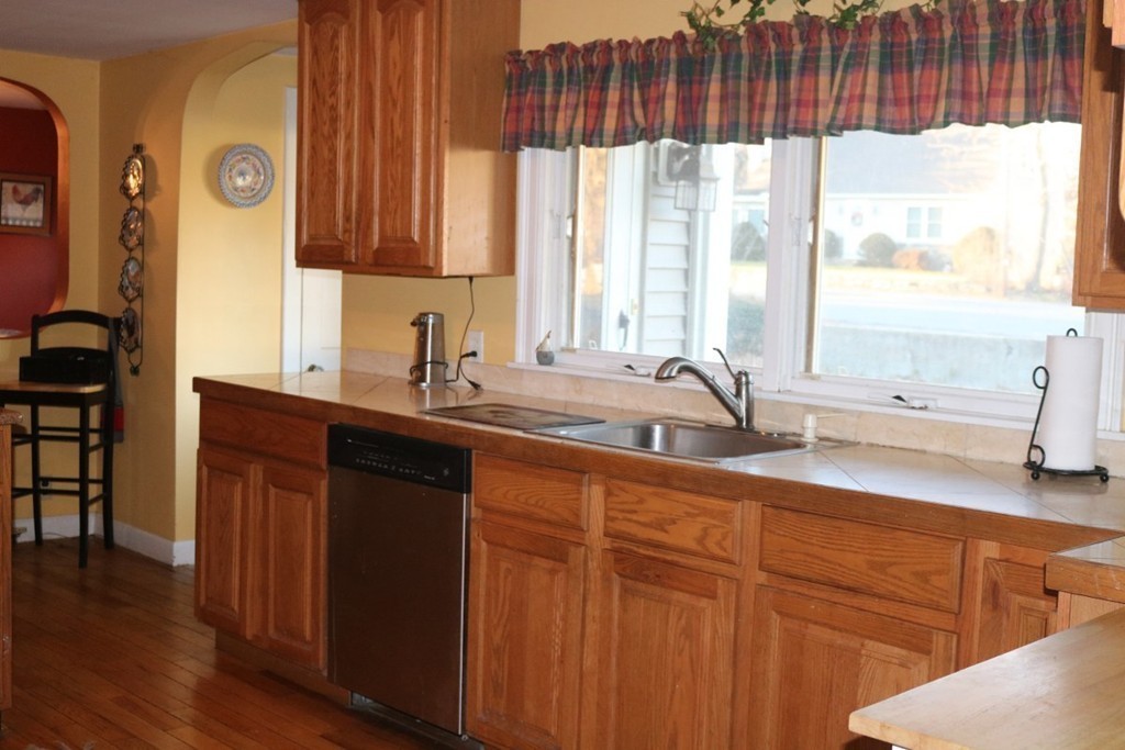 188 Whalom Road Lunenburg, MA 01462 - Photo 10 of 30 Gallery Image 10