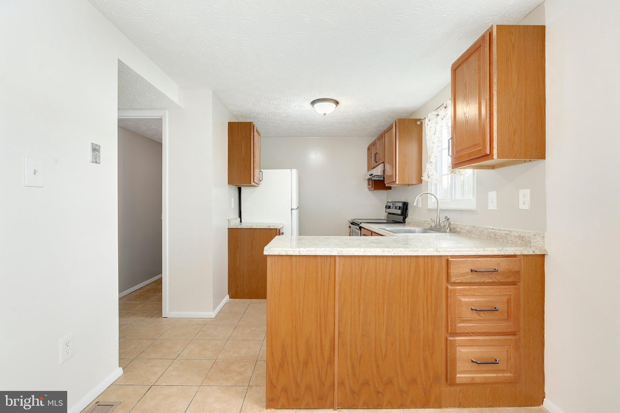 1404 Farmcrest Way Silver Spring, MD 20905 - Photo 6 of 22 Gallery Image 6