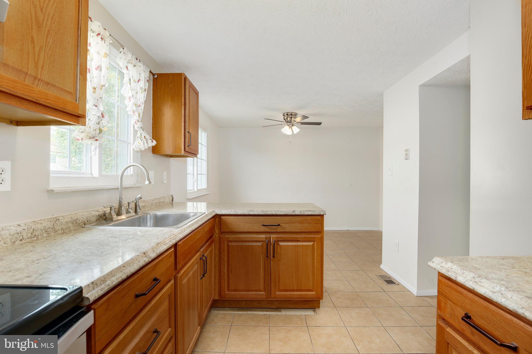 1404 Farmcrest Way Silver Spring, MD 20905 - Photo 9 of 22 Gallery Image 9