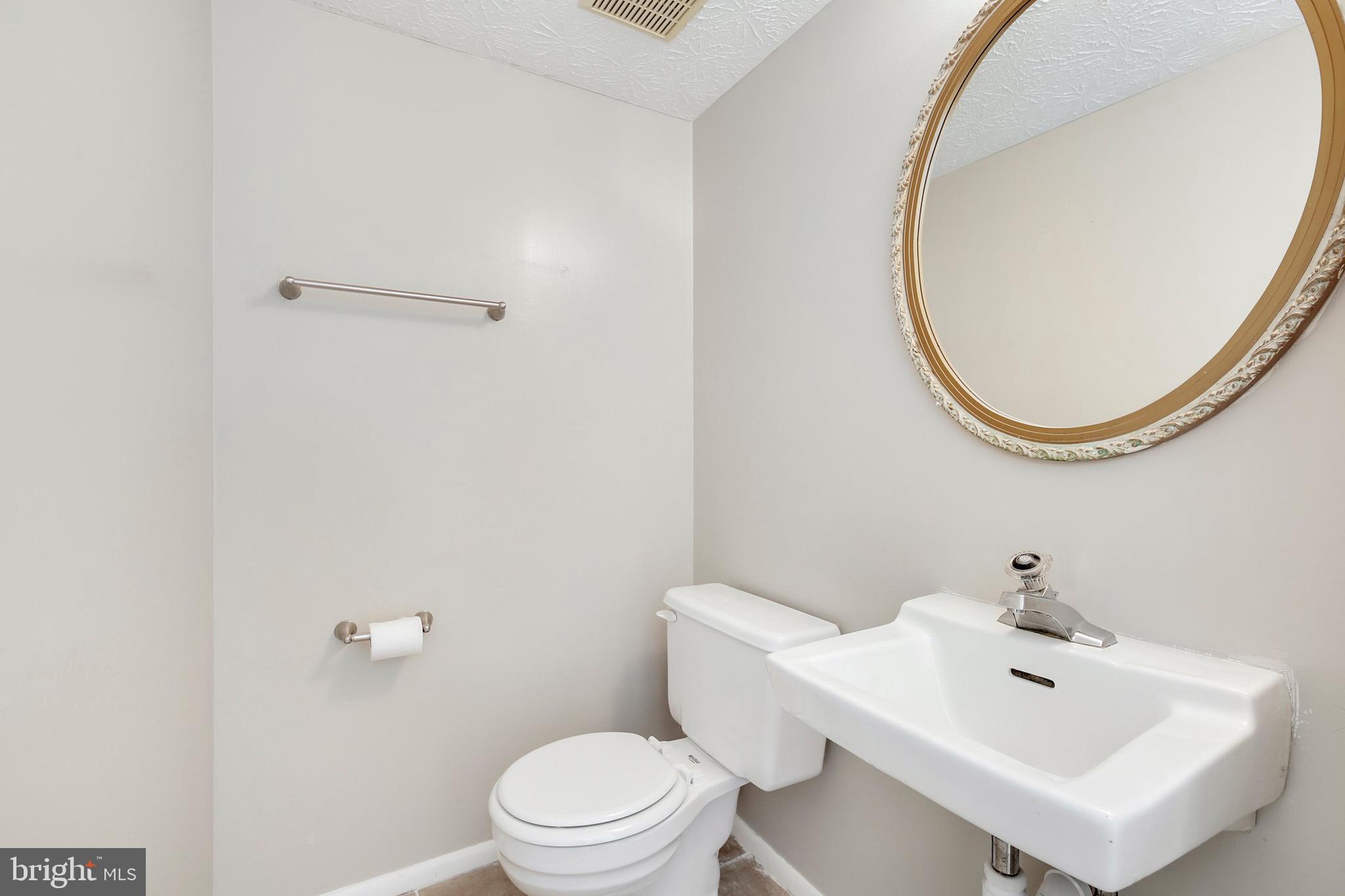 1404 Farmcrest Way Silver Spring, MD 20905 - Photo 10 of 22 Gallery Image 10