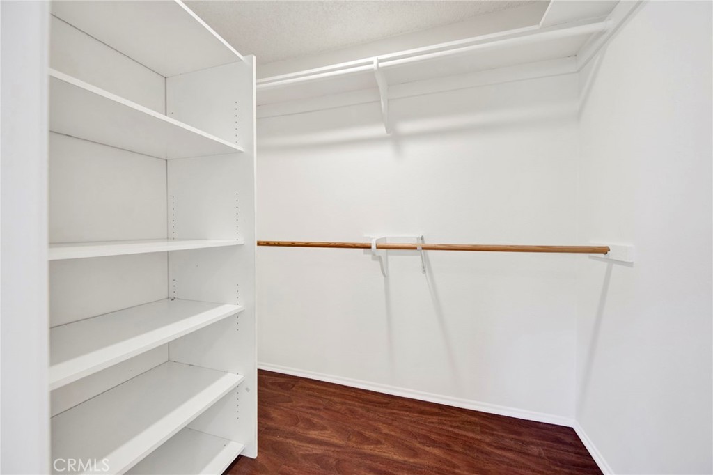 9745 Vía Roma Burbank, CA 91504 - Photo 14 of 18 Gallery Image 14