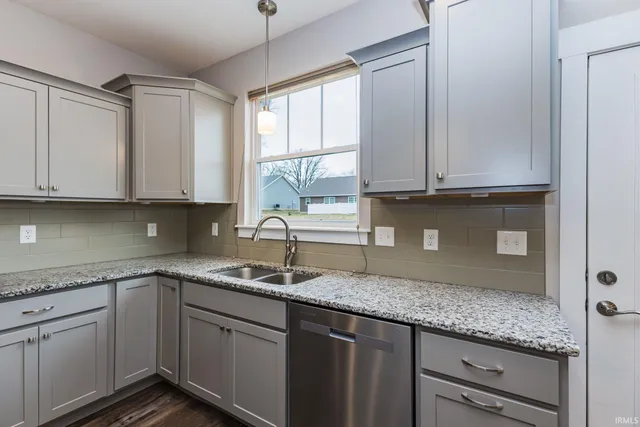 $320,000 | 4208 West Thornwood Lane, Muncie, IN 47304