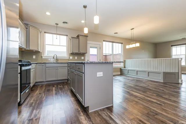 $320,000 | 4208 West Thornwood Lane, Muncie, IN 47304