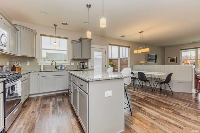 $320,000 | 4208 West Thornwood Lane, Muncie, IN 47304