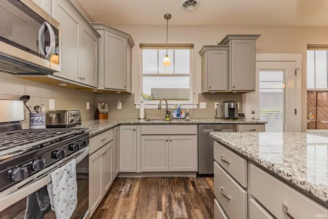 $320,000 | 4208 West Thornwood Lane, Muncie, IN 47304