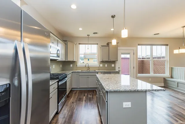 $320,000 | 4208 West Thornwood Lane, Muncie, IN 47304