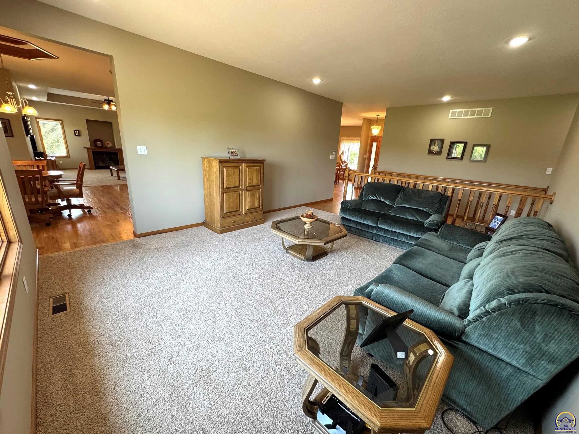 5230 Southwest Knudsen Road Topeka, KS 66610 - Photo 6 of 44