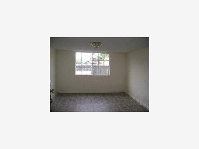 1579 Michigan Avenue San Jose, CA 95002 - Photo 7 of 8 a kitchen with a window