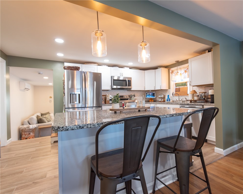 91 Windsor Park Drive Coventry, RI 02816 - Photo 4 of 31