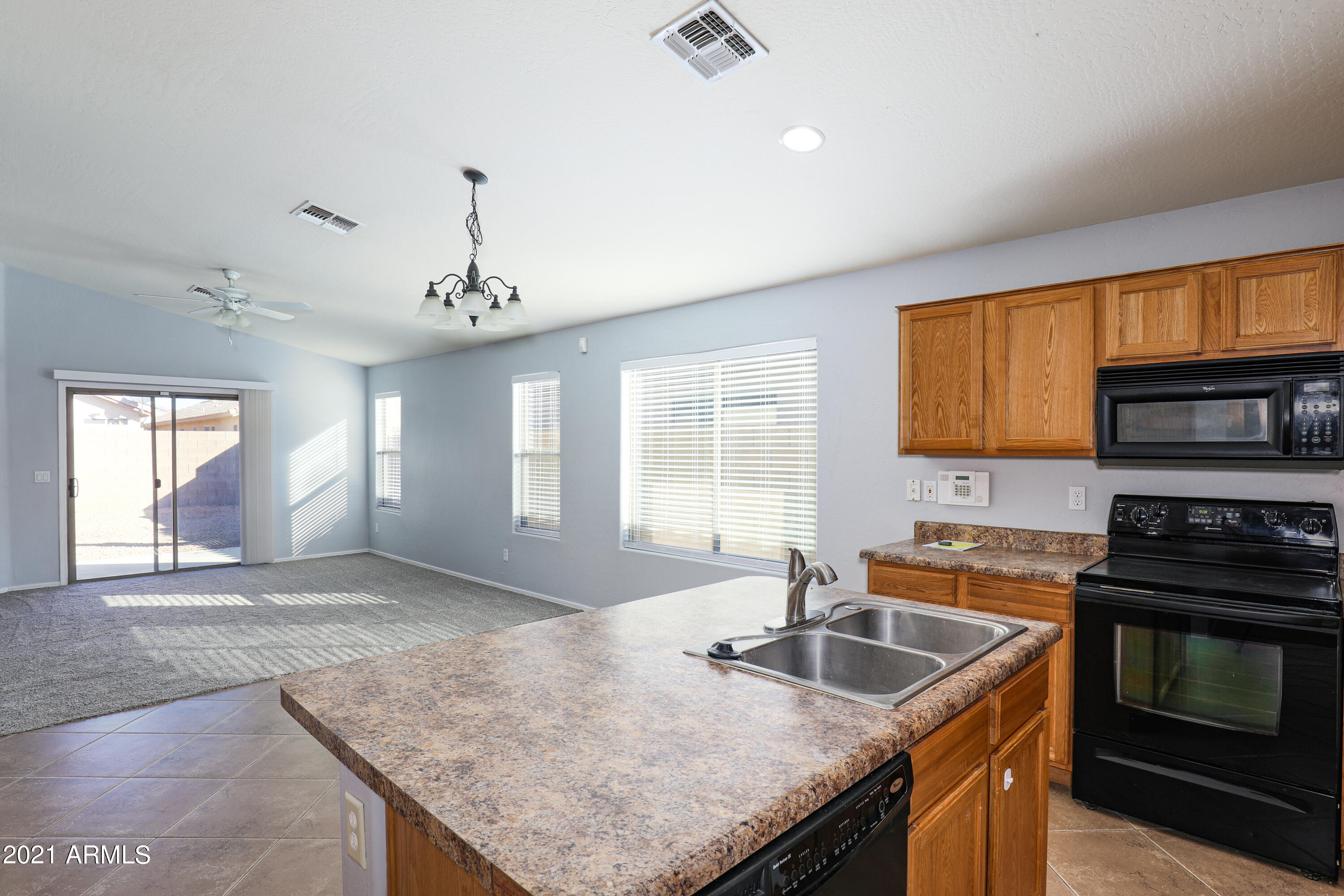 46136 West Tucker Road Maricopa, AZ 85139 - Photo 7 of 21 09