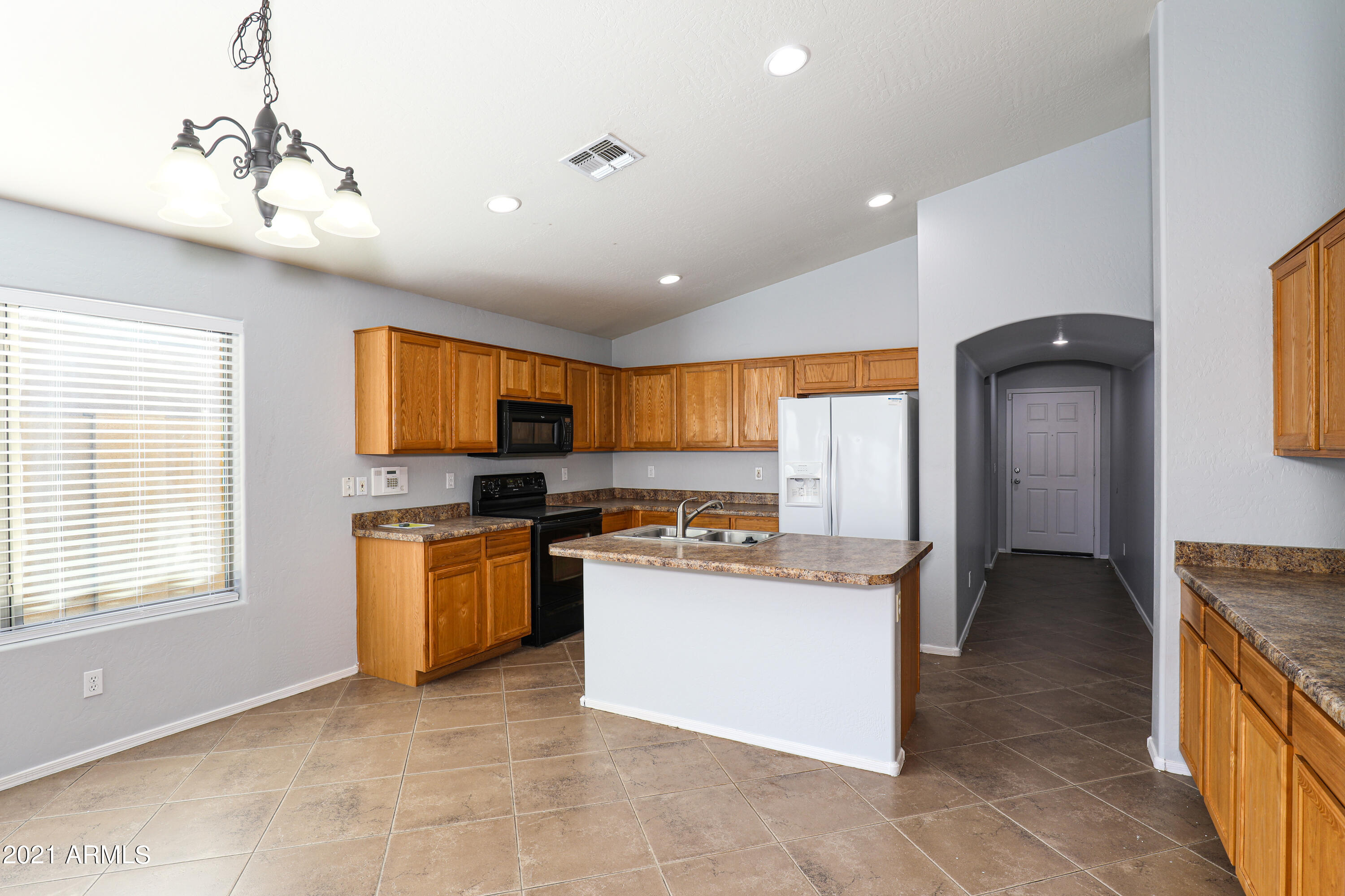 46136 West Tucker Road Maricopa, AZ 85139 - Photo 8 of 21 10