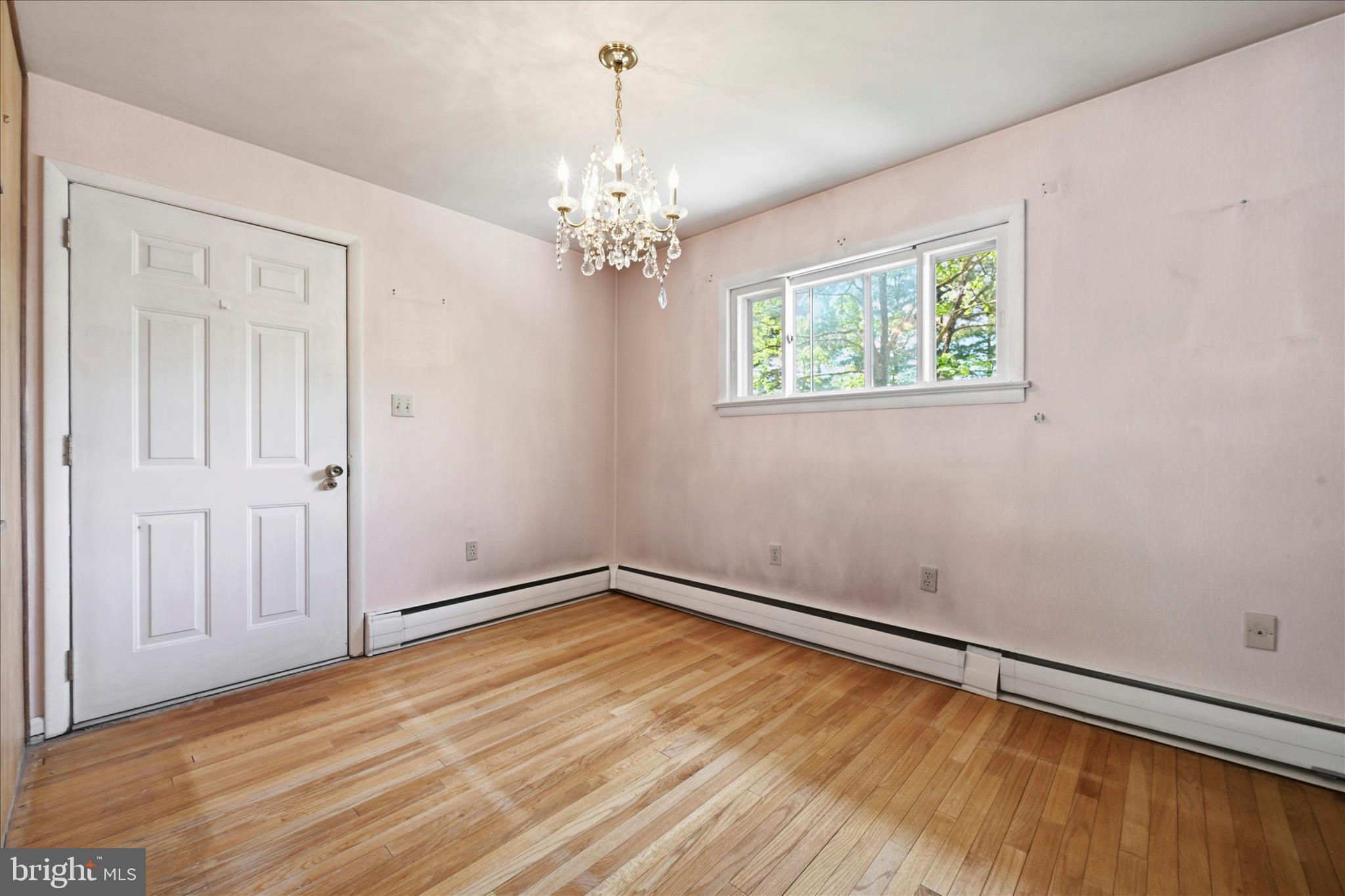 904 Crestview Avenue Reading, PA 19607 - Photo 16 of 43 Dining Area