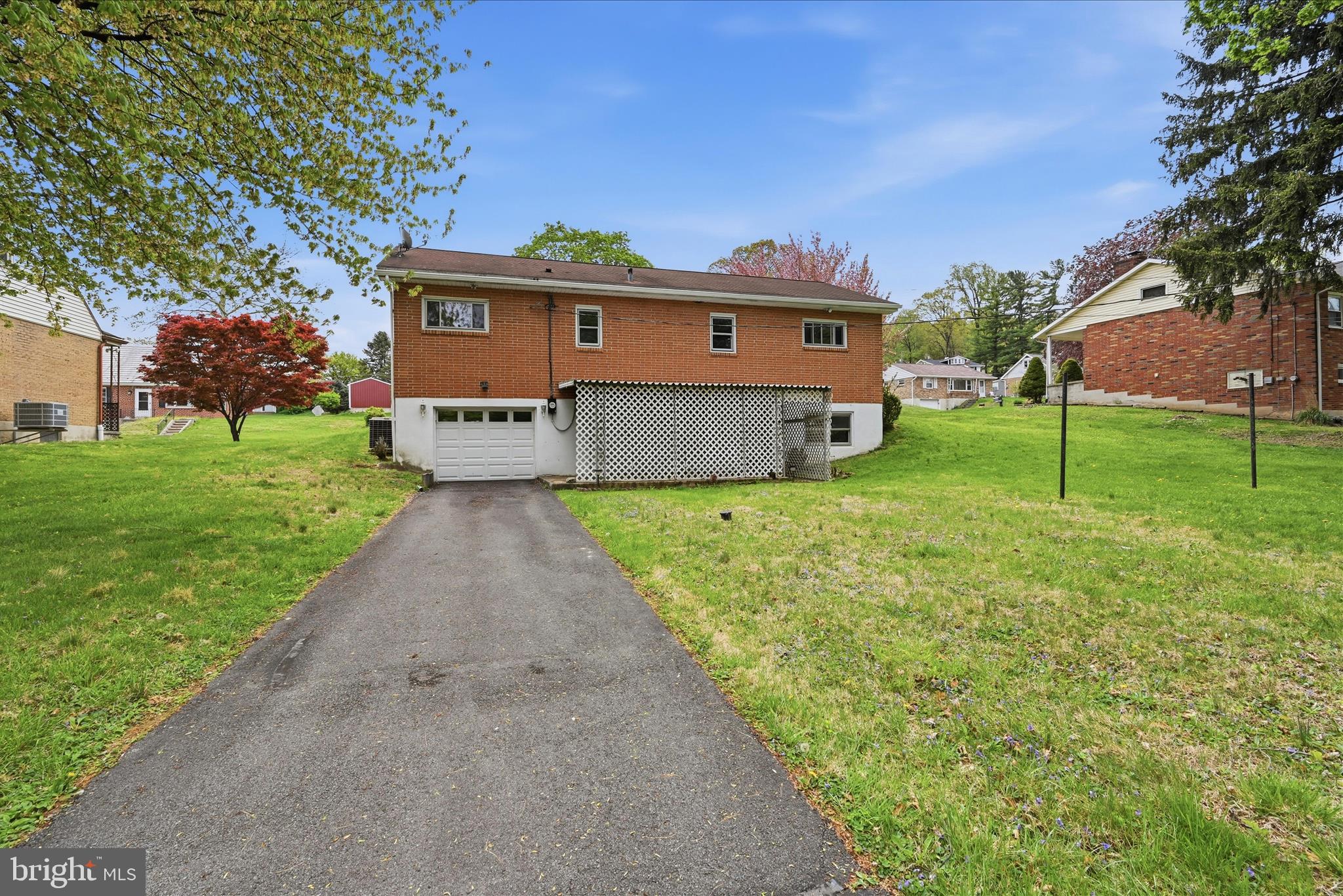 904 Crestview Avenue Reading, PA 19607 - Photo 37 of 43 Exterior Back