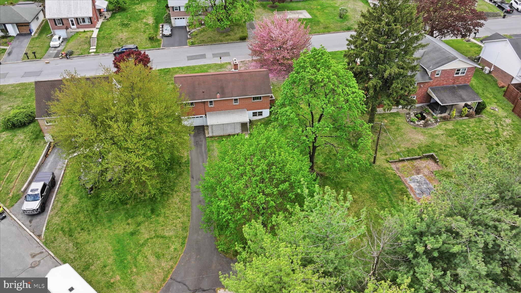 904 Crestview Avenue Reading, PA 19607 - Photo 8 of 43 Aerial