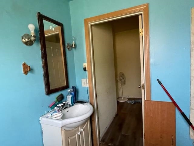 1102 1st Avenue Rochelle, IL 61068 - Photo 11 of 19 a bathroom with 2 sink and a mirror