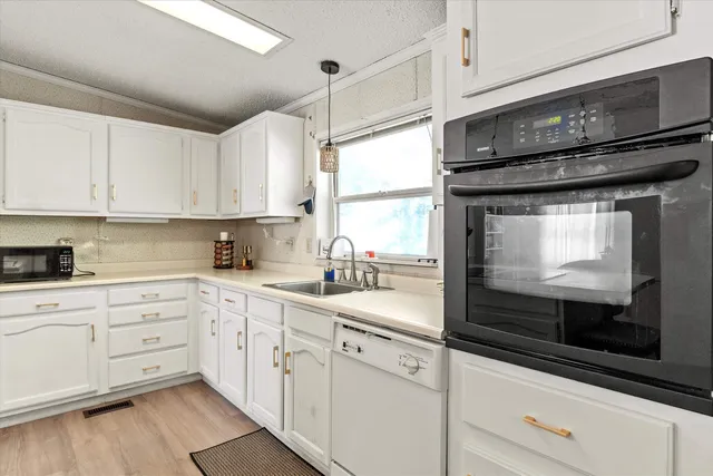 $250,000 | 1 Longwood Lane, Merrimack, NH 03054