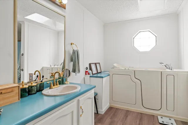 $250,000 | 1 Longwood Lane, Merrimack, NH 03054