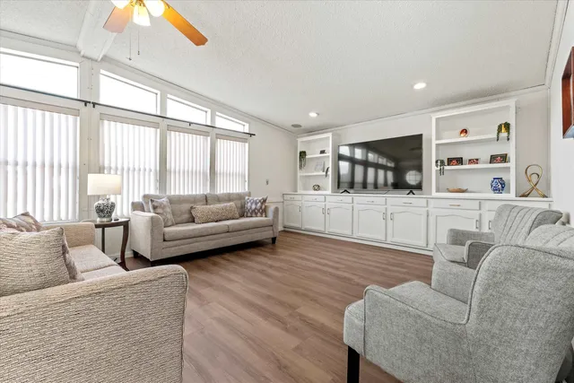 $250,000 | 1 Longwood Lane, Merrimack, NH 03054